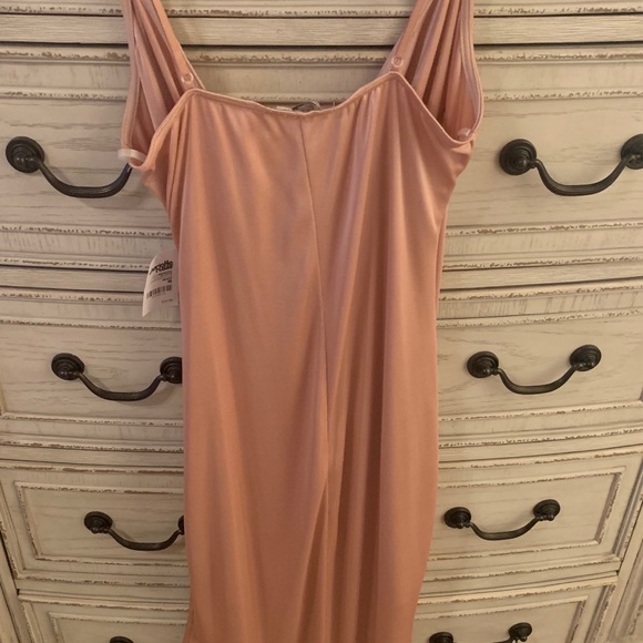 Blush Midi dress - Picture 3 of 4